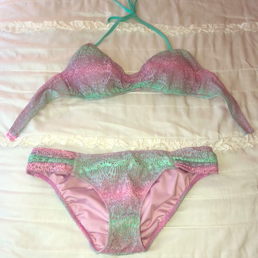 VS bikini